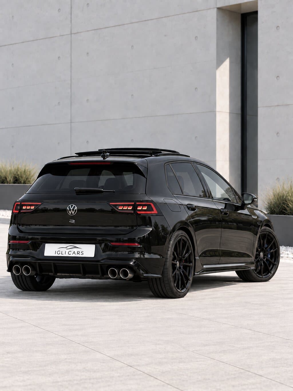 Volkswagen Golf 8.5 R Zwart — 3