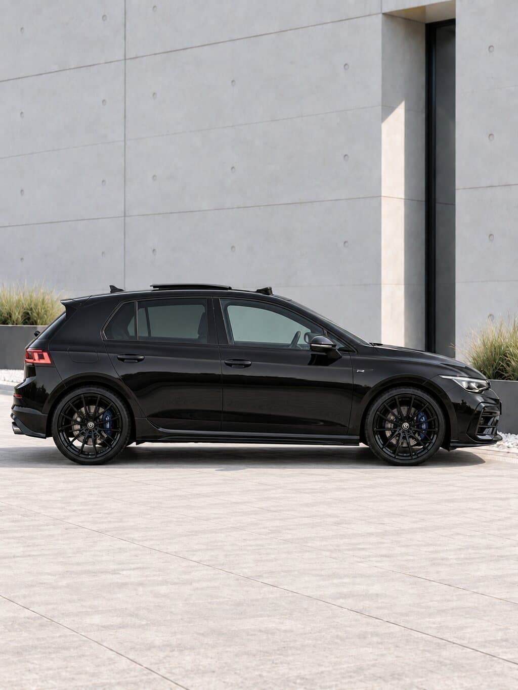 Volkswagen Golf 8.5 R Zwart — 2